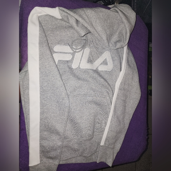 FILA Brand Grey Sweater Chica Sweatshirt NWT Hoodie - Picture 2 of 3
